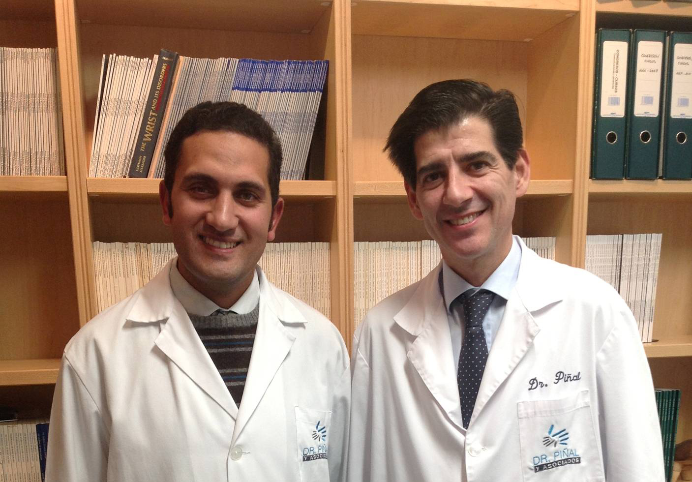 Dr. Amr Fouad (izda.) junto al Dr. Del Piñal