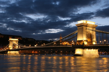 Vista del Puente de Las Cadenas (Budapest, Hungría)